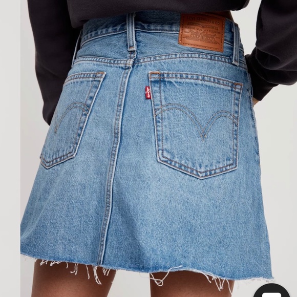 Levis Ribcage Skirt (brand new) - size 27 - Picture 2 of 10